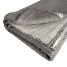 Iya Reversible Throw